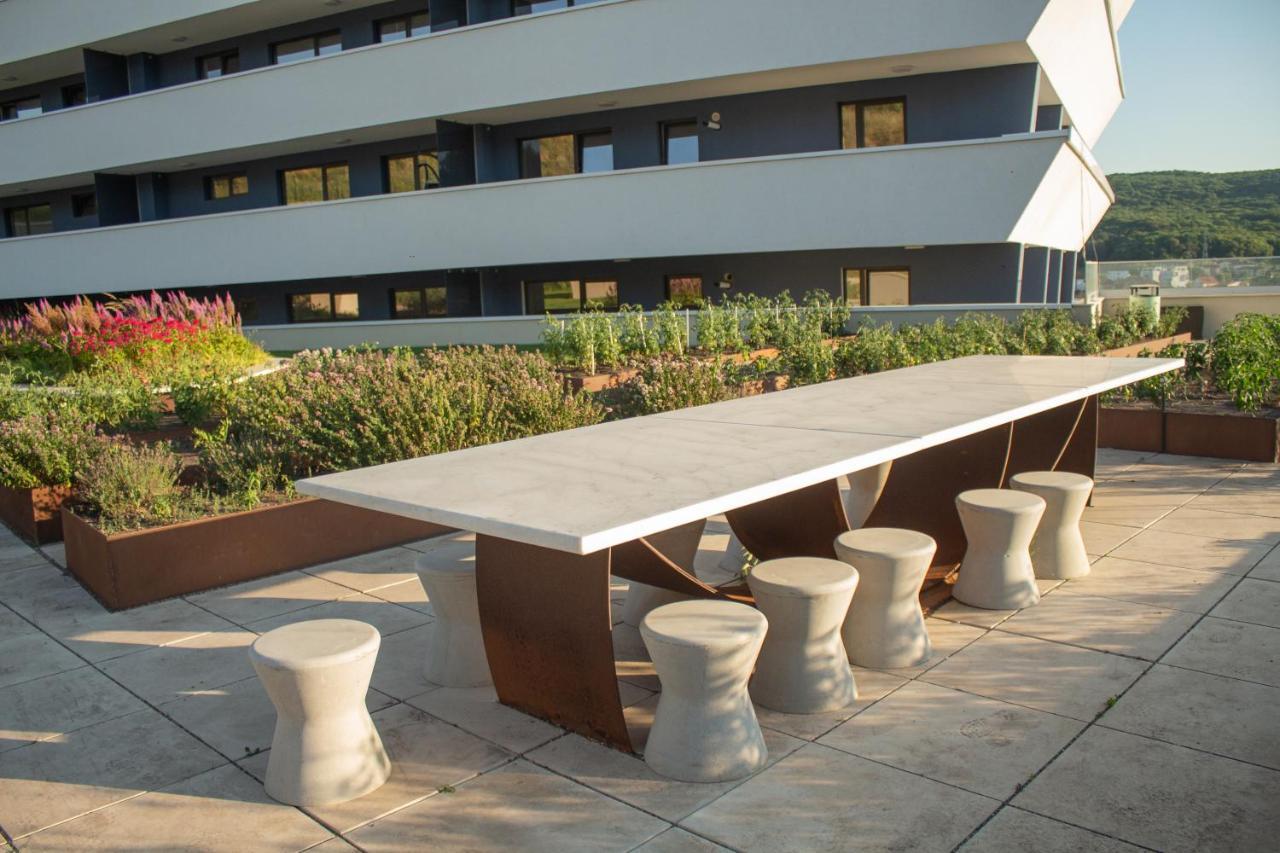 Wings Luxury Suites Cluj-Napoca Esterno foto